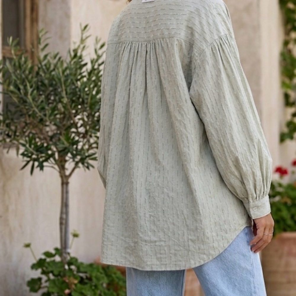 LARA Light Green Women’s Eyelet Oversized Button-Front Shirt Size M - Picture 2 of 16